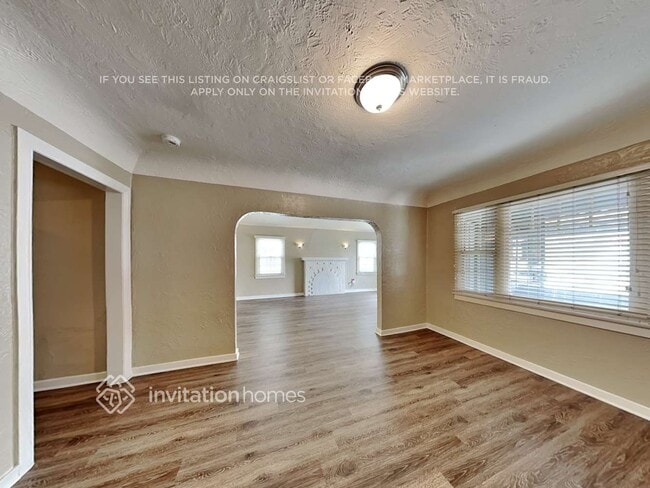 Building Photo - 2062 W 65th St