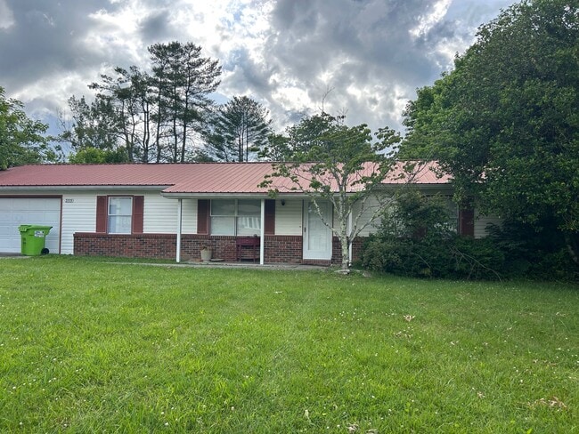 Primary Photo - 355 Highland Ln