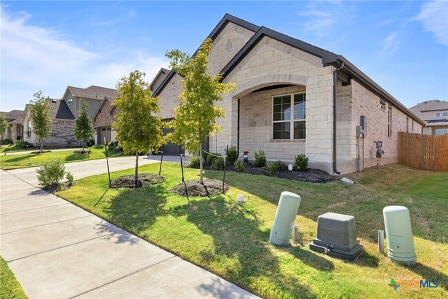 Building Photo - 2132 Magnolia Hl Dr