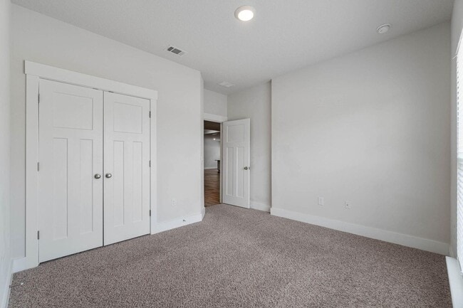 Building Photo - Shoal River Landing Must See w/ 3-car garage!