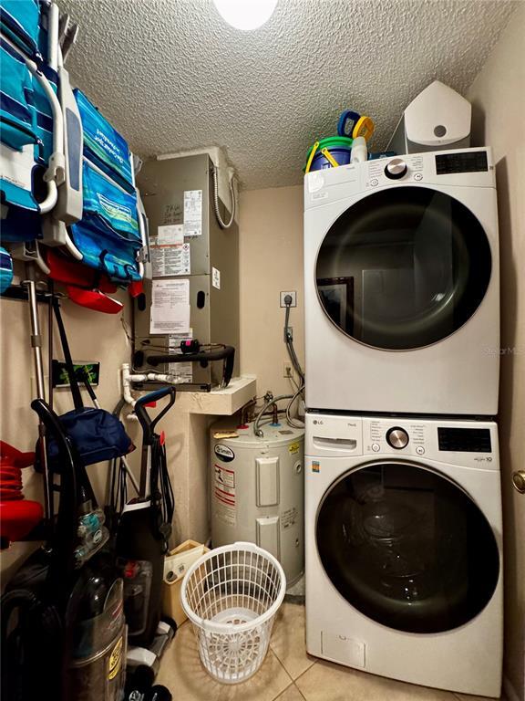 Building Photo - 4644 Weybridge St