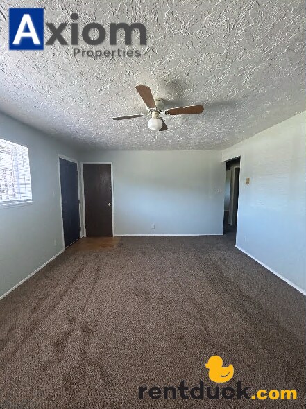 Building Photo - 674 W Cedar-4