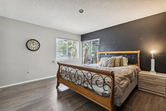 Building Photo - 2554 Lakeway Branch Dr