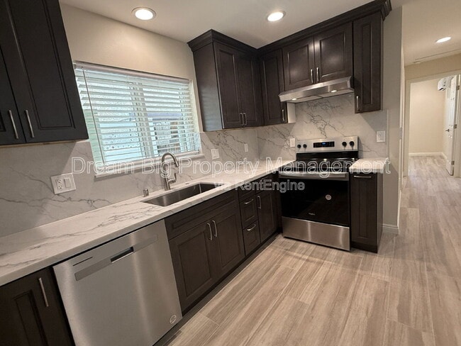 Building Photo - 3556 Harrison St