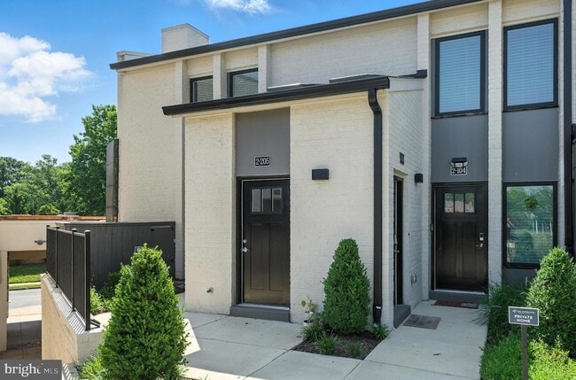 Building Photo - 19510 Village Walk