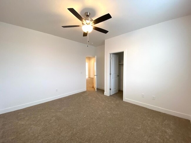 Building Photo - 438 N Stone Mountain Dr