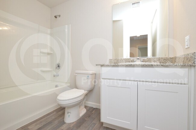 Building Photo - 777 Silvercreek Ln