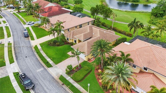 Building Photo - 720 Cypress Pointe Dr W