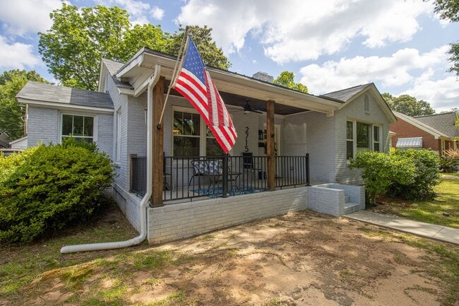 Building Photo - 2715 Kiawah Ave