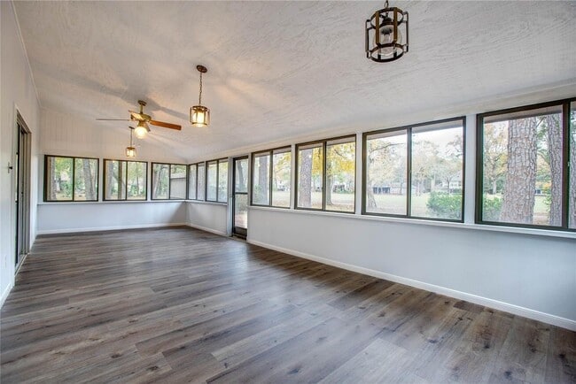 Building Photo - 605 Jeff Davis Ct