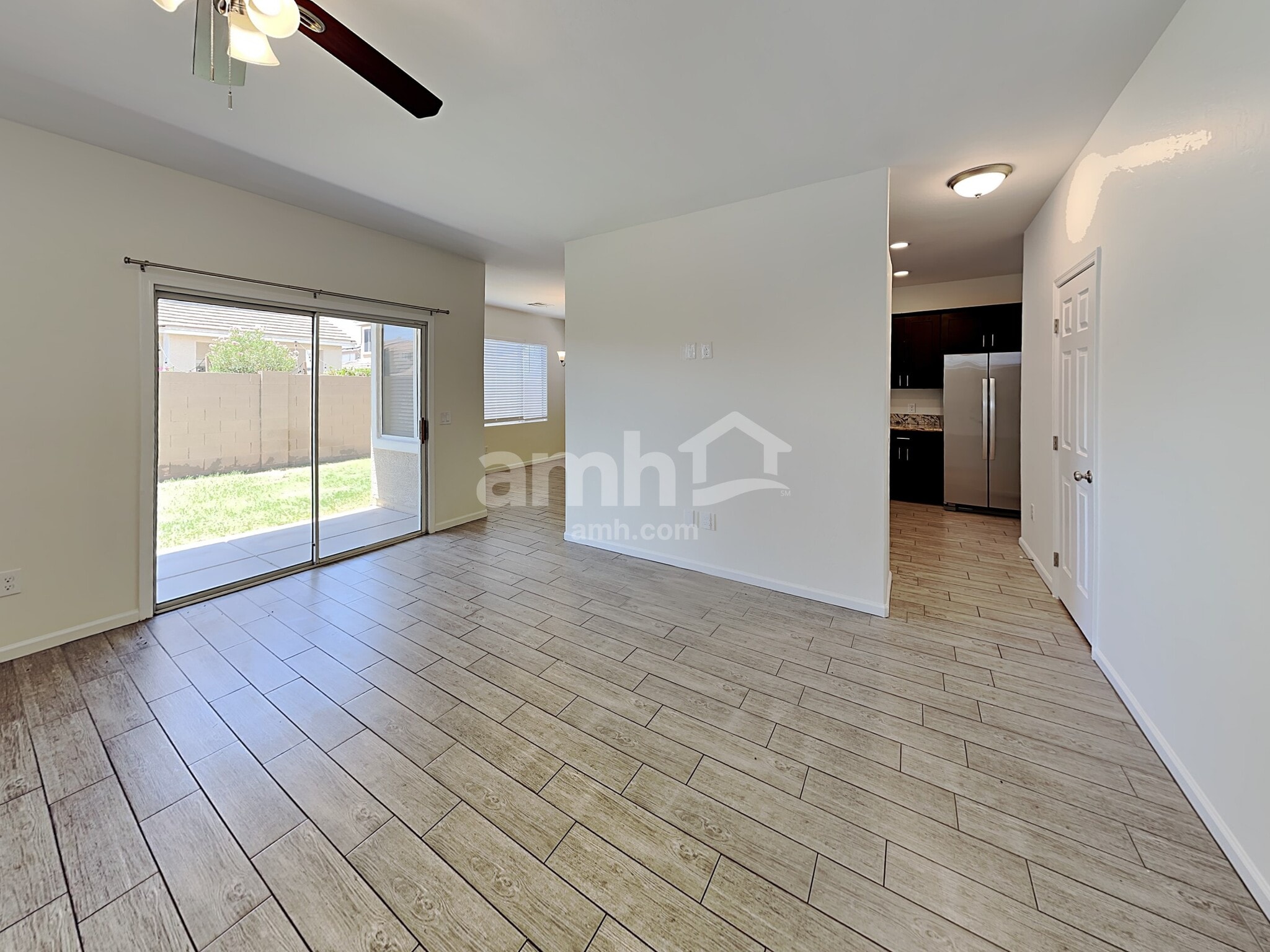 Building Photo - 8745 E Lindner Ave