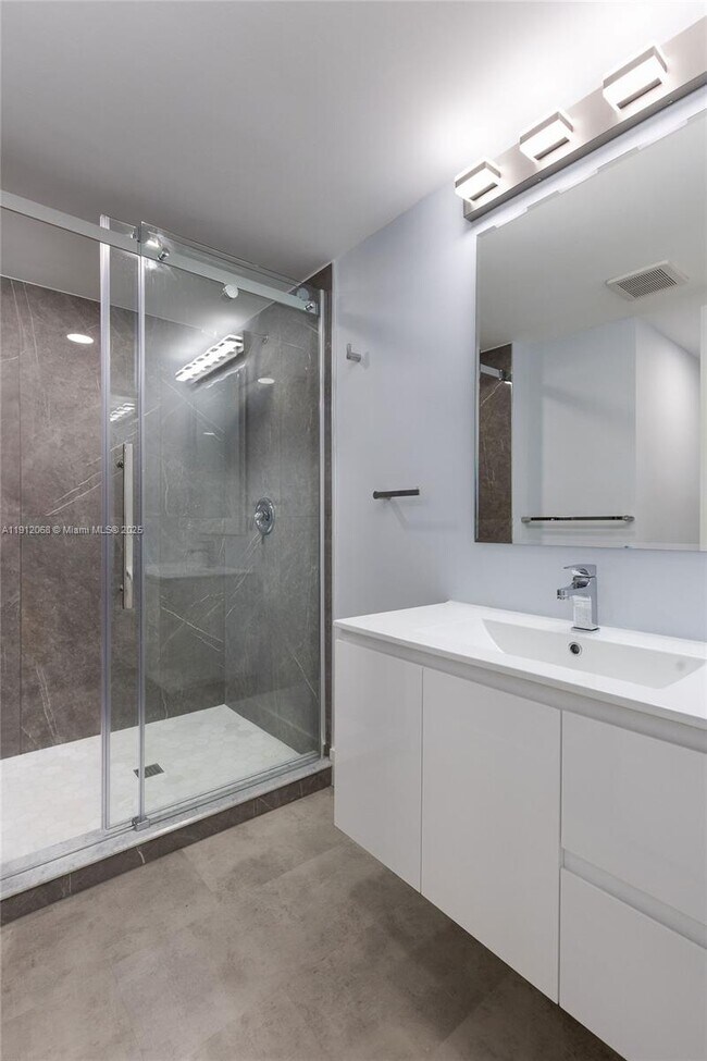 Building Photo - 16171 Blatt Blvd