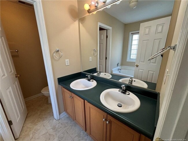 Building Photo - 7819 Rosewood Ave