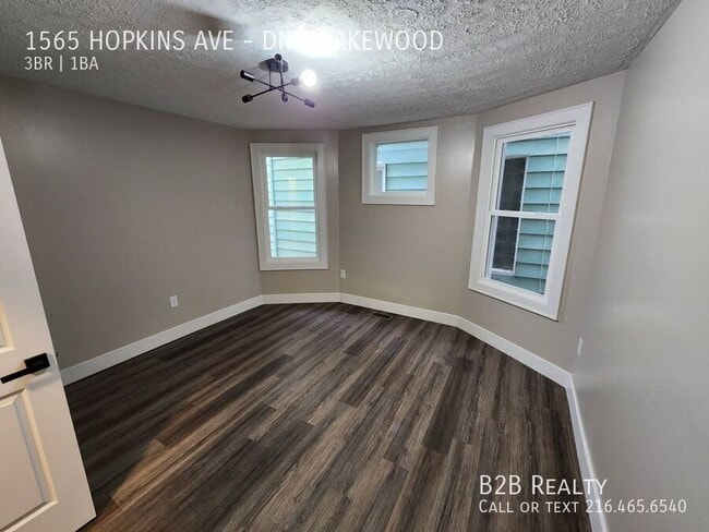 Building Photo - 1565 Hopkins Ave