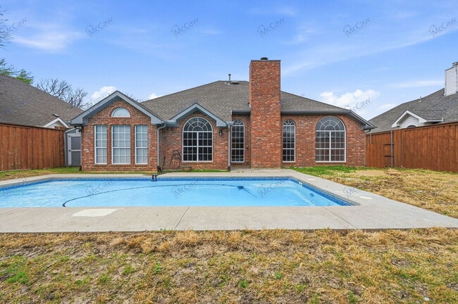 Building Photo - 1915 Paloma Way