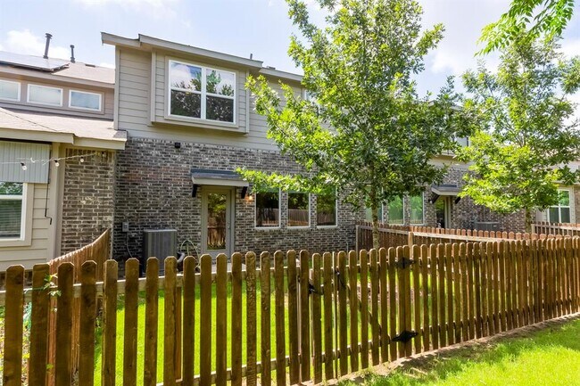 Building Photo - 17200 Crane Fly Dr