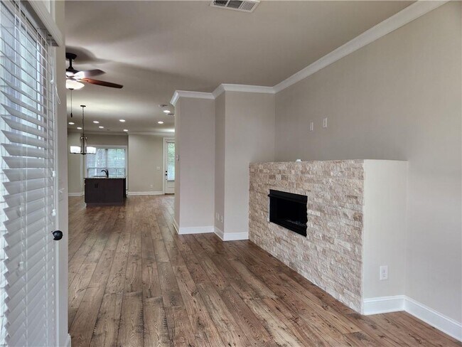 Building Photo - 1323 Faircrest Wy