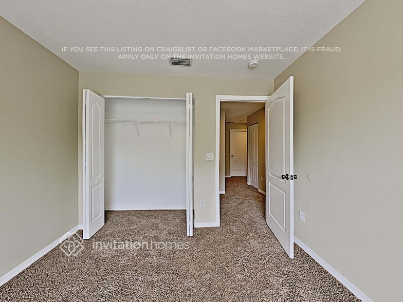 Building Photo - 215 River Bluff Ln