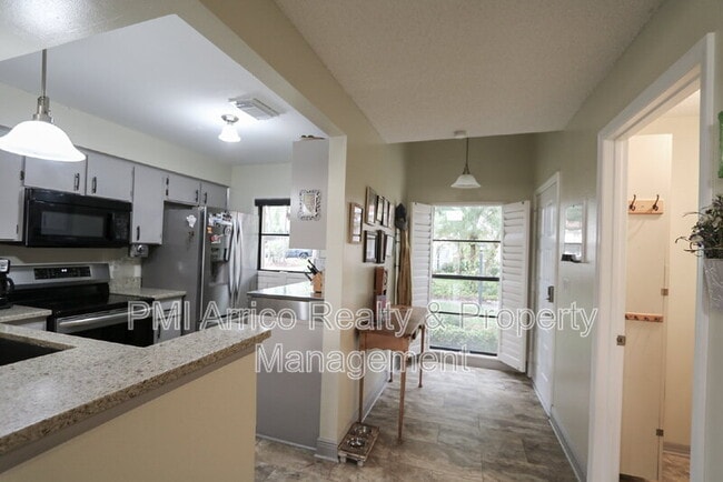 Building Photo - 323 Knottwood Ct