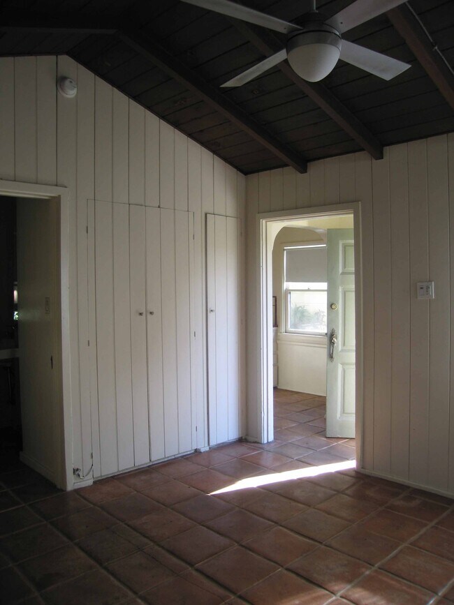 Main Room 4 - Built-In Closet - 810 N Las Palmas Ave