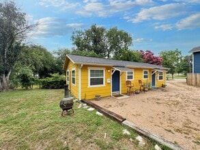 Building Photo - Quaint Apartment in Denver Heights