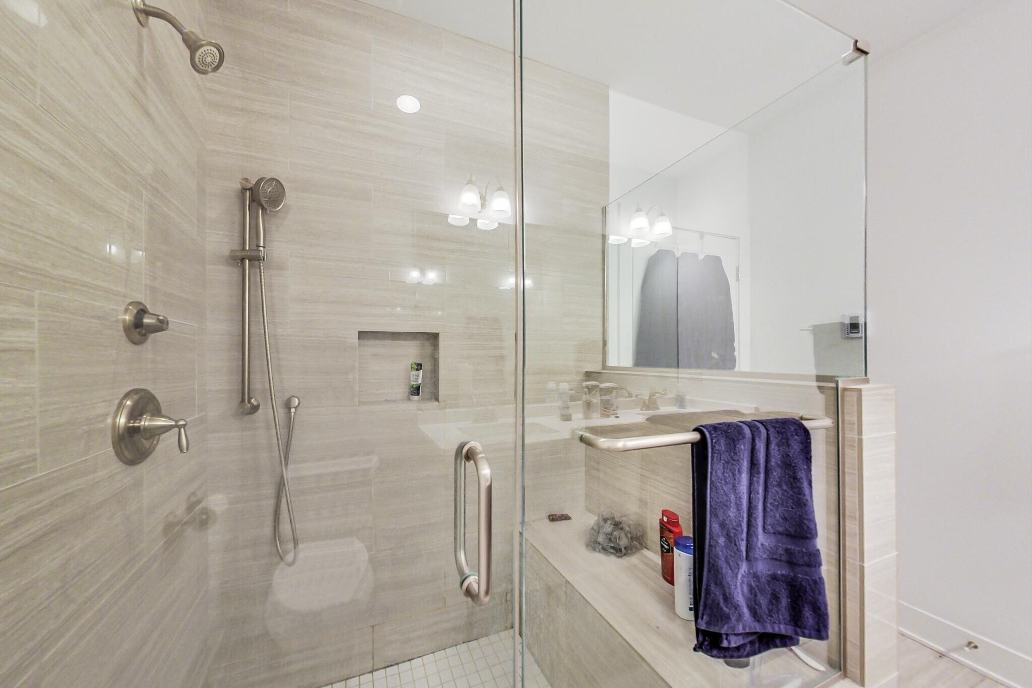 Building Photo - 2618 N Halsted St