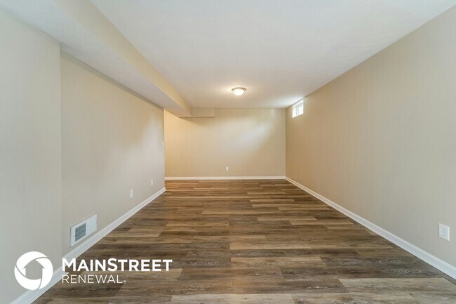 Building Photo - 4301 Willowview Blvd