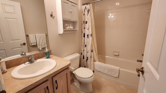 Building Photo - M916 Eastmont (VNSW-18/10)