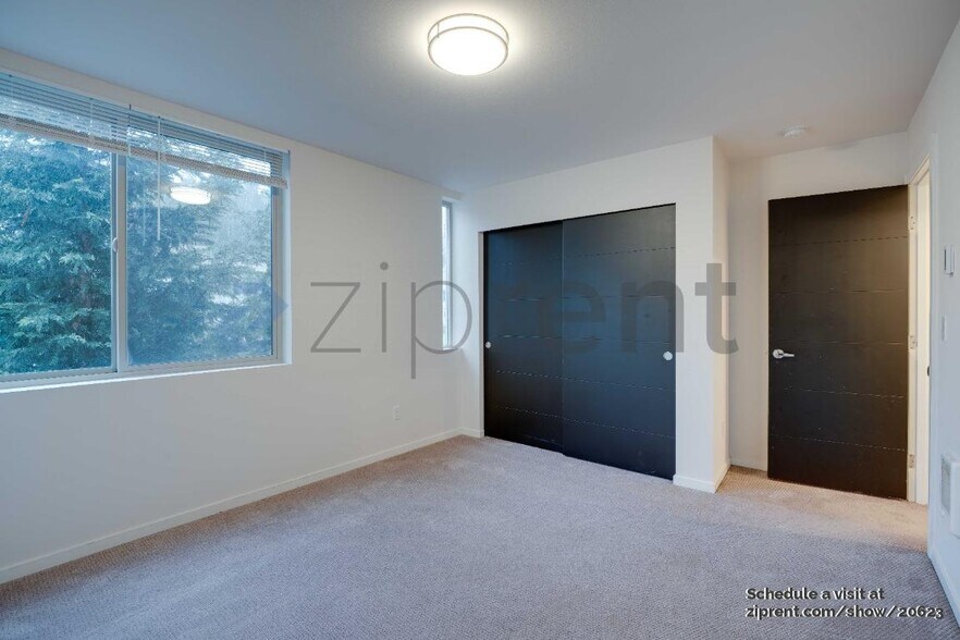 Building Photo - 4813 Delridge Wy SW
