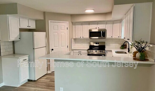 Building Photo - 25900 Country Meadows Dr