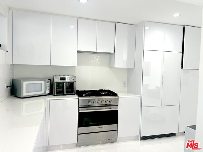 Building Photo - 22548 Pacific Coast Hwy