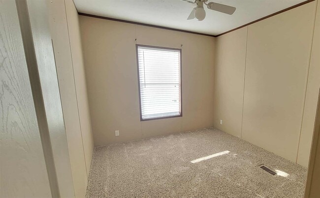 Building Photo - 405 Battlebell Rd