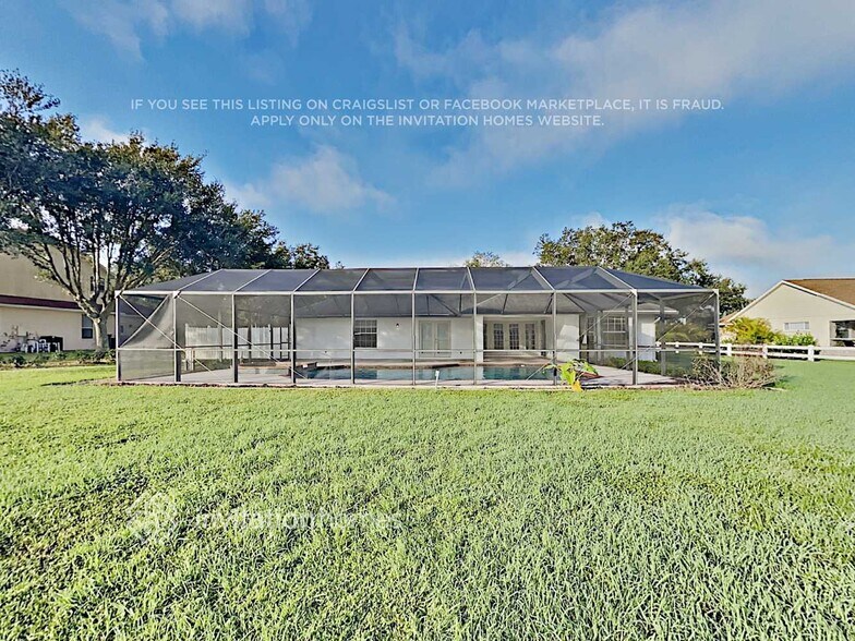 Building Photo - 13531 2nd Ave NE