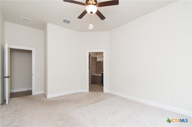 Building Photo - 250 Sugar Cane Rd
