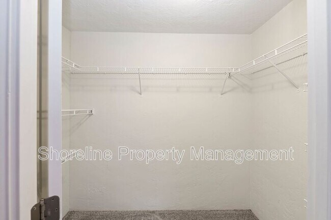 Building Photo - 2110 Brittany Ln