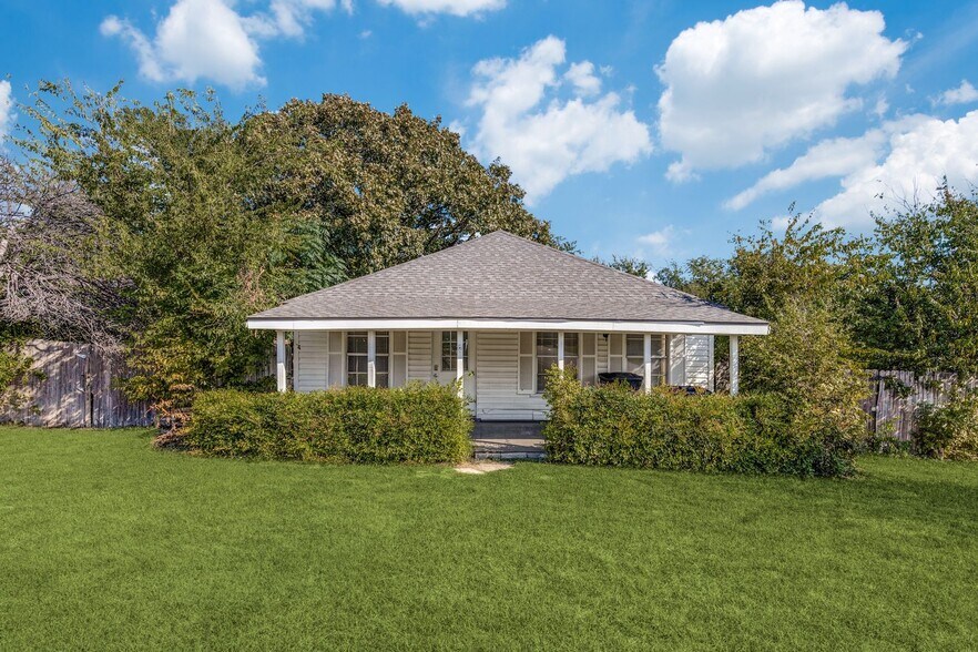 Primary Photo - 8100 Doreen Ave