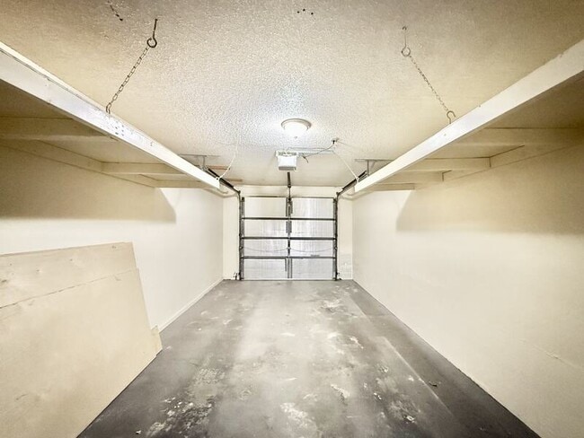 Building Photo - 6388 93rd Ter