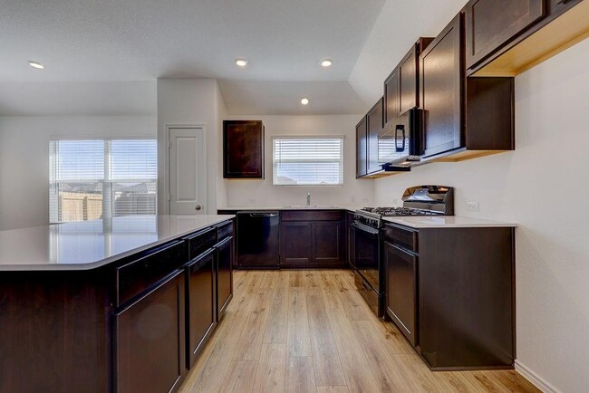 Building Photo - 618 Waterway Ave