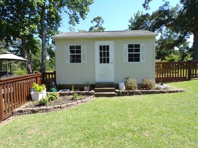 Building Photo - 4 Bedroom 2.5 Bathroom located in Old Mill...