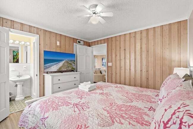 Building Photo - 4308 S Ocean Blvd