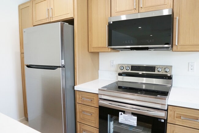 Building Photo - 517 S Mountain View Dr