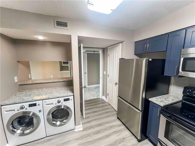Building Photo - 2870 Pharr Ct S Northwest