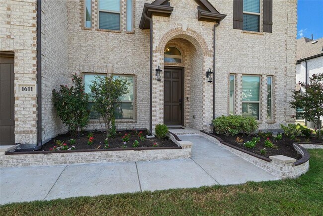 Building Photo - 1611 McMaster Ln
