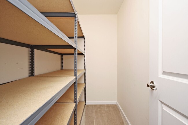 Building Photo - Pet-Friendly Townhome Minutes From NGIC, C...