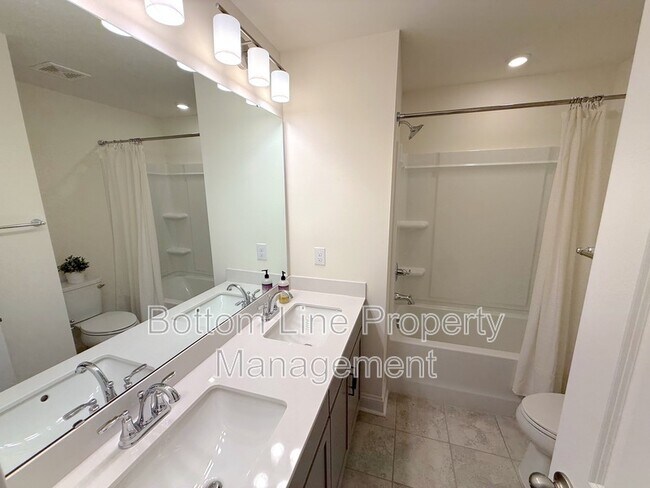 Building Photo - 1552 Cedar Tree Dr