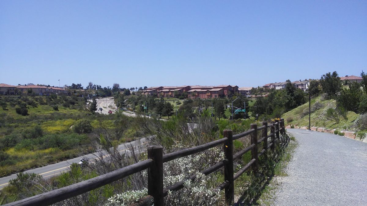 Building Photo - 2727 Hazelnut Ct