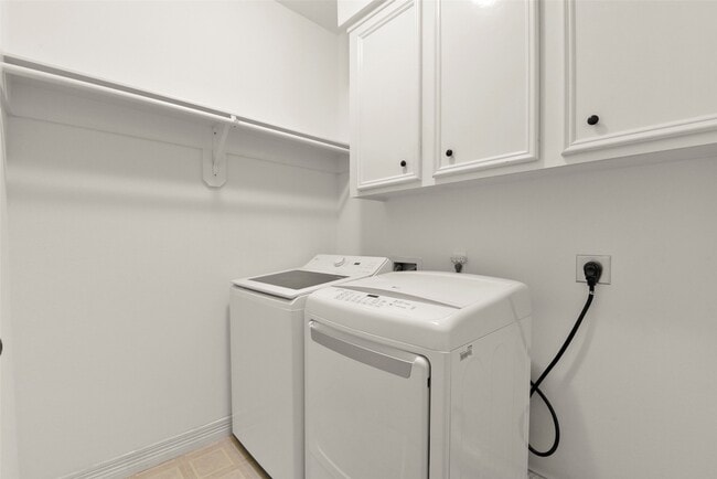 Building Photo - 1915 Lytham Ln