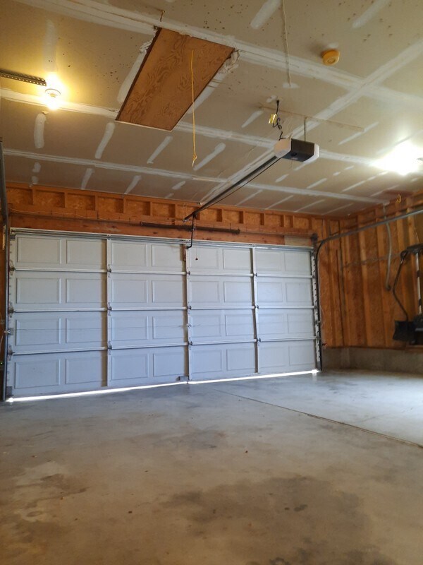 Building Photo - 3760 W 4875 S