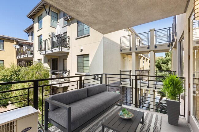 Building Photo - 800 N 8th St