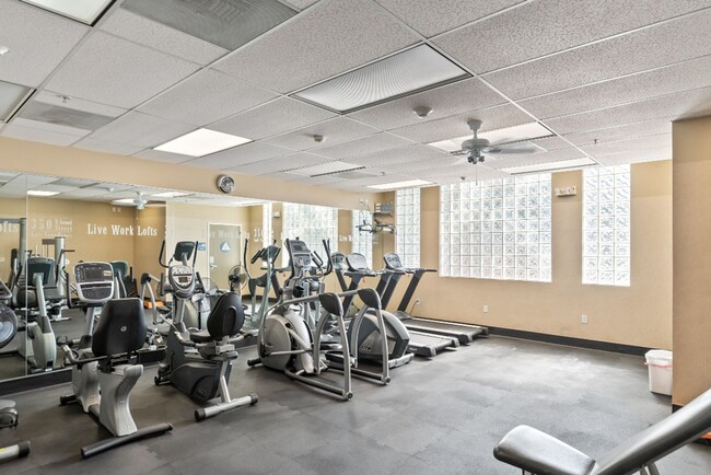 Building Photo - Well maintained two-story condo - Bright End Unit - Lease Terms Options Outlined in Description